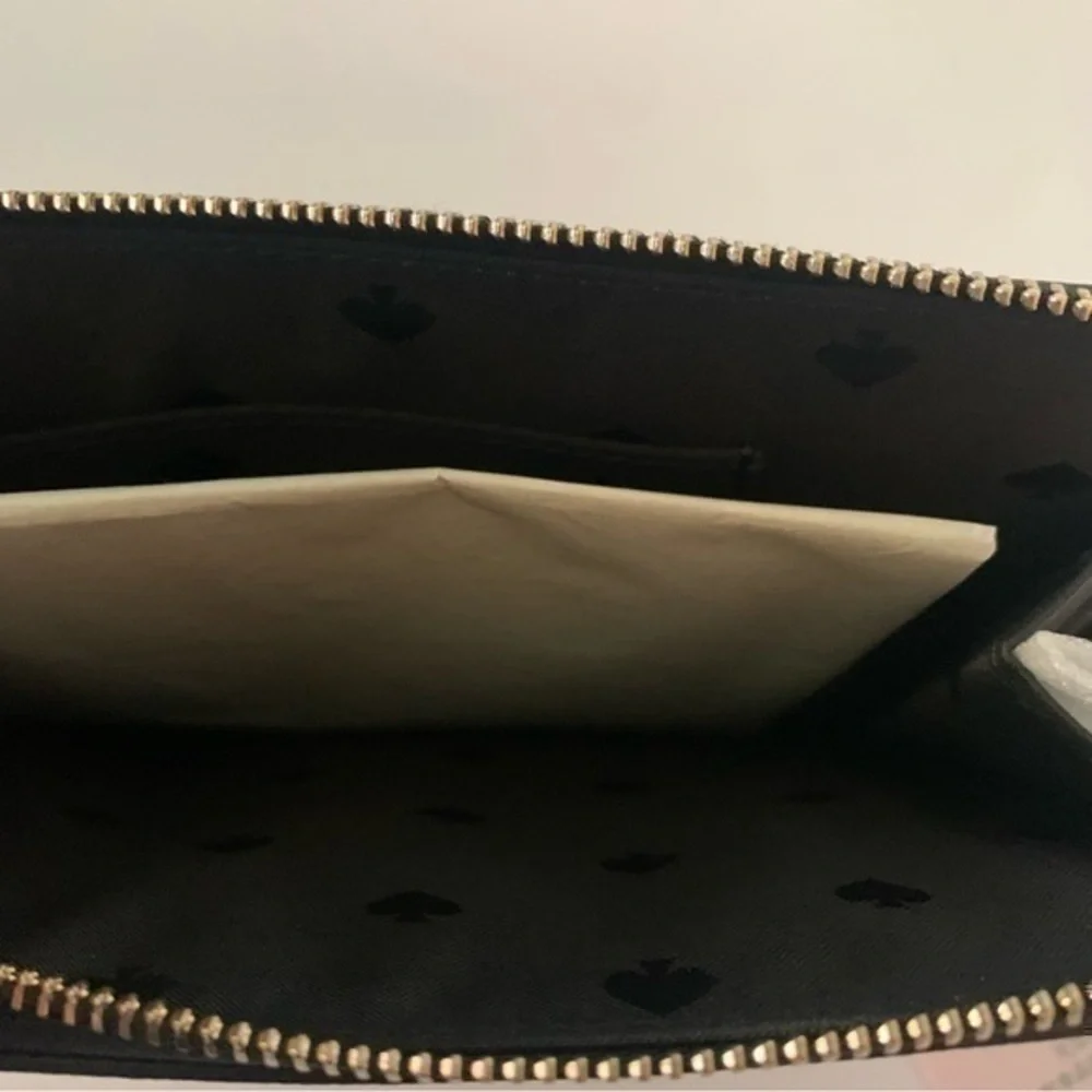 NWT. KATE SPADE Staci Medium Wristlet